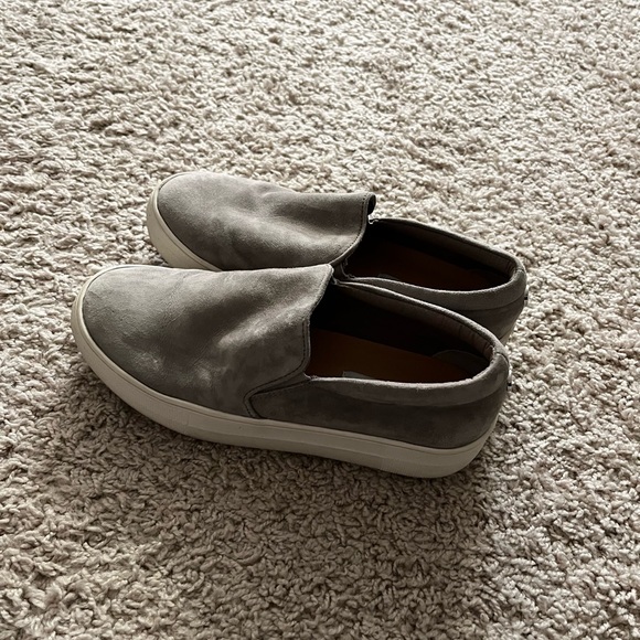 Gray Steve Madden Sneakers - Picture 3 of 6